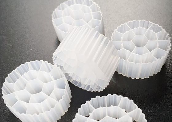 Beli Plastik MBBR Bio Media HDPE K3 Aquaponics Filter Media 500 m2/m3 fda bahan aman biopipe biocell bola online manufacture