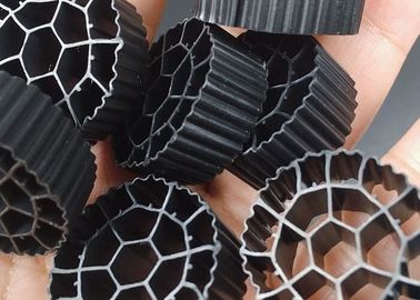 Warna Hitam K3 MBBR Filter Carrier Untuk Pengolahan Air Industri 25 * 10mm