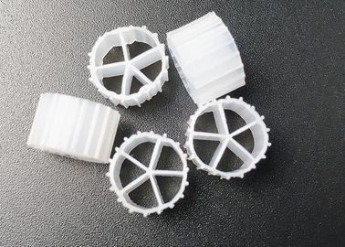 Udang Akuakultur RAS Pembawa Terapung MBBR Media 10*7mm HDPE BOD COD Penghapusan