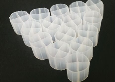 Warna Putih MBBR Bio Carrier Media Untuk Tangki Anaerobik Dengan Bahan HDPE Perawan Dan Ukuran 12 * 9mm