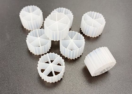 Warna Putih FDA Bahan HDPE yang Aman Tempat Pindah Biofilm Reaktor Umur 15 Tahun