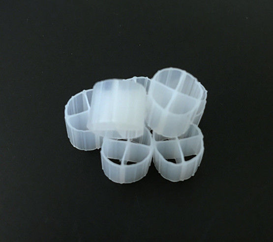 HIPS Warna Putih Plastik Biofilter Biofilter Tempat Tidur Bergerak Ukuran 12*9mm