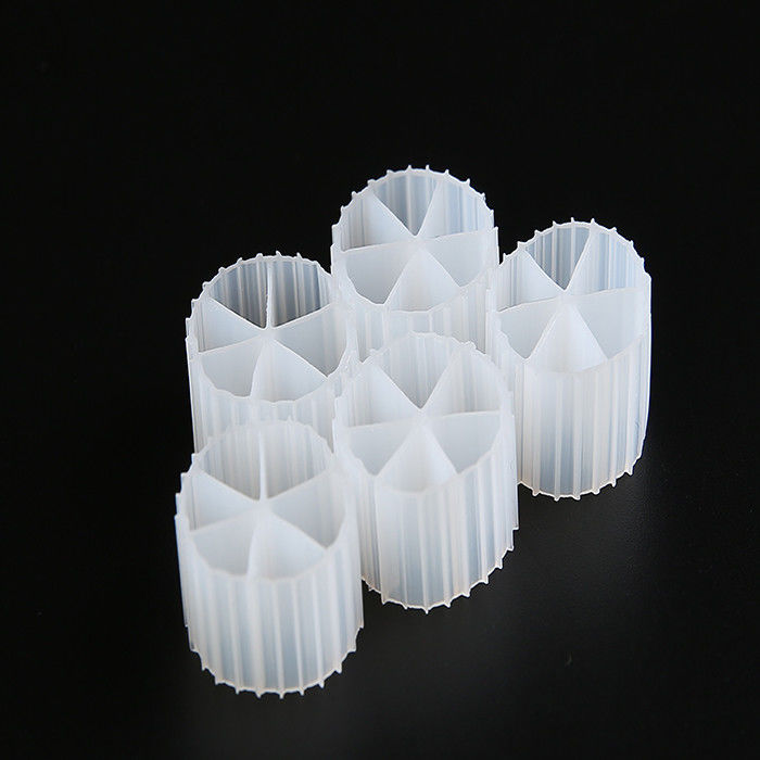 Umur Panjang MBBR Biocell Filter Media 0.96g/cm3 - 0.98g/cm3 Densitas