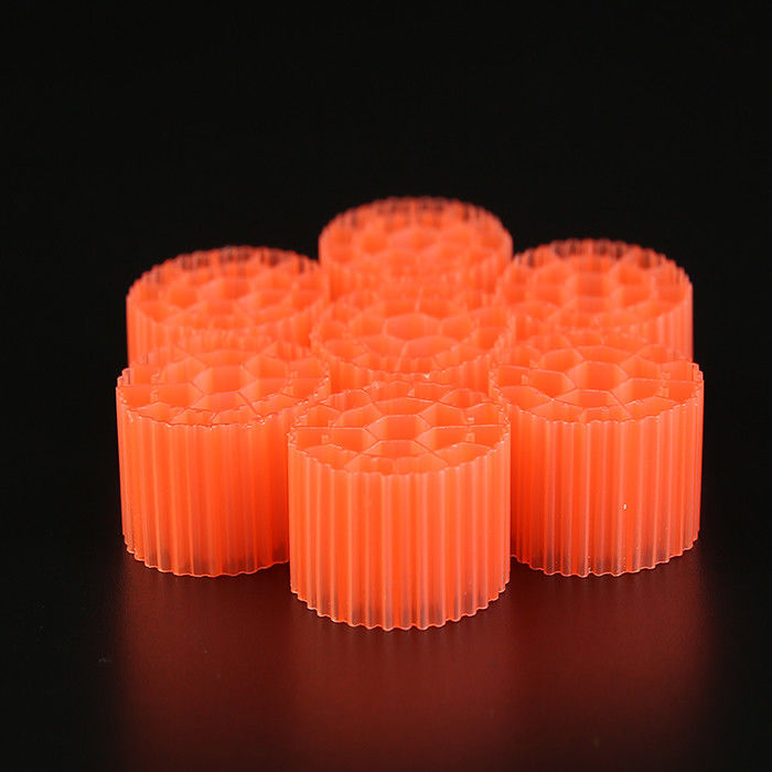 MBBR Biofilter Media Plastik Filter Media 0,96 - 0,98g/cm3 Densitas Dan Warna Putih