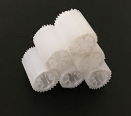 Tujuh lubang Biocell Filter Media HIPS warna putih Material Plastik Sinking Filter Media Untuk kolam renang