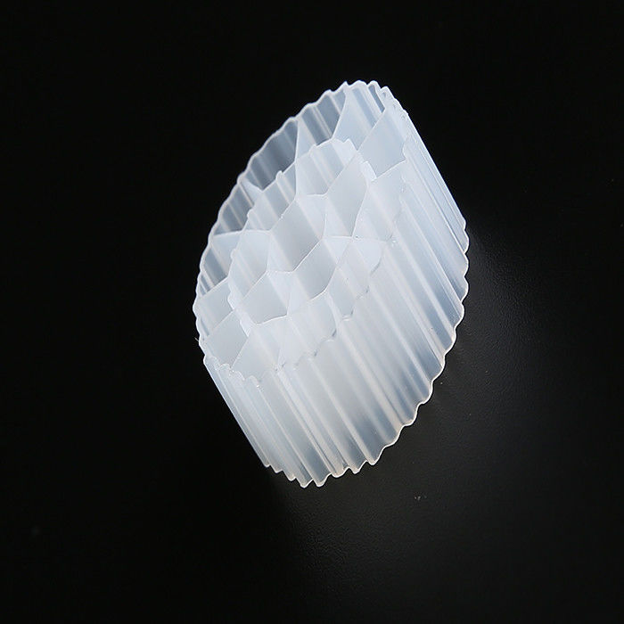Media MBBR Warna Putih Dengan Bahan HDPE Perawan Dan Ukuran 25 * 12mm Untuk Pengolahan Air Limbah