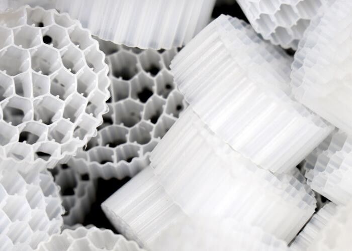 PE38 Mbbr Filter 25*4mm Hdpe Safty Moving Bed Filter Media Luas permukaan besar