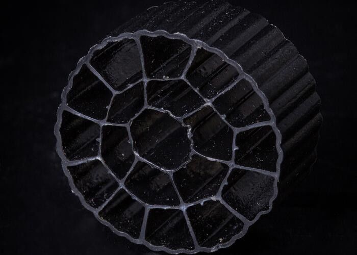 HDPE Material PE06 Bio Media, MBBR Filter Media 25mm X 12mm Berwarna