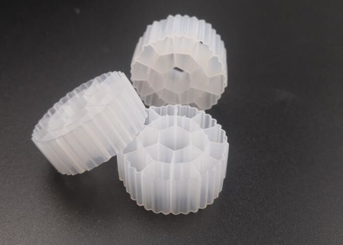 K3 Warna Putih Bahan HDPE MBBR Filter Media Pengolahan Air Bio Cel Untuk Kolam