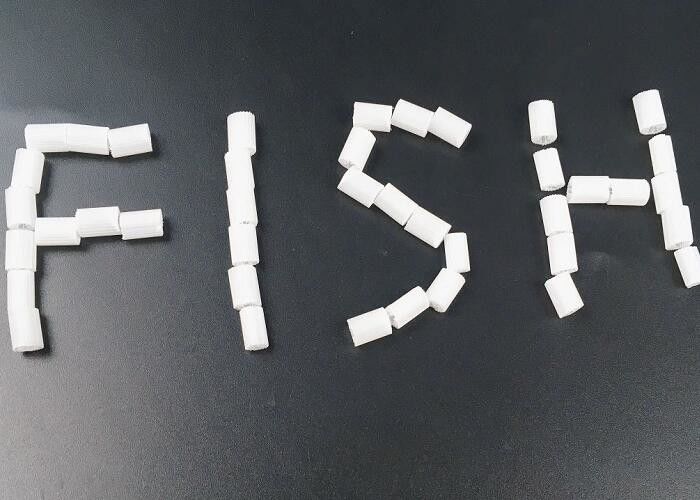 Akuarium Bio Filter Media Hdpe Material Aman Memastikan Kehidupan 5*10mm