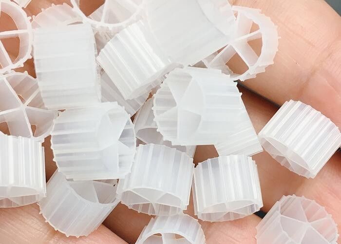 Biofilm MBBR Filter Carrier Panas Untuk Pertanian Udang RAS Pengolahan Air 10*7mm