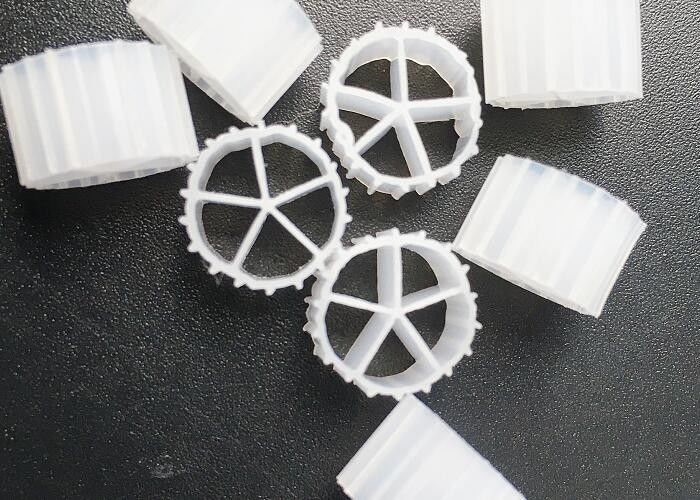 10*7mm MBBR kapal terapung peternakan ikan akuakultur berbasis lahan hdpe bahan lingkungan warna putih berkualitas tinggi