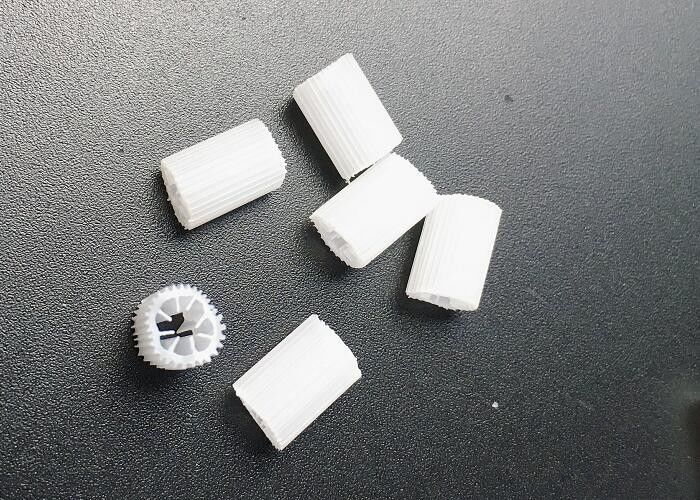Pengangkut Biofilm untuk Tangki Biokimia Dengan Tempat Tidur Bergerak 5 * 10mm Bahan Pinggul