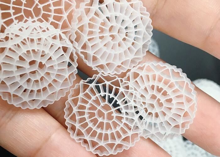 Menghemat ruang MBBR biopipe Fliter Media PE63 Untuk Pengolahan Air Limbah / RAS Dengan teknologi warna putih A2/O