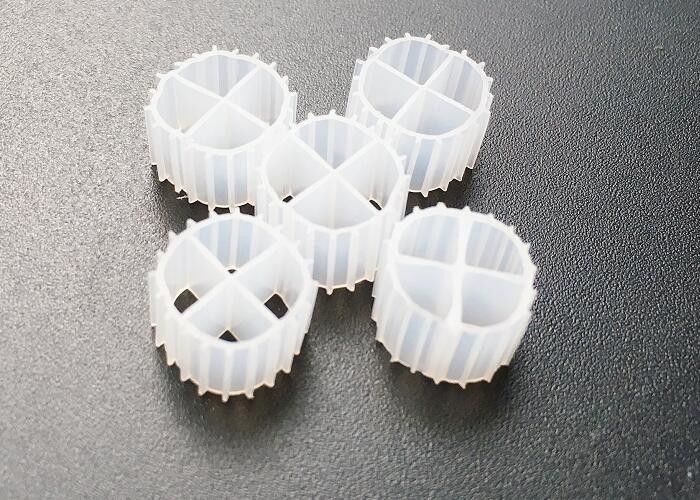 Warna Putih 11*7mm K1 Bio Filter Hdpe Mbbr Bio Carrier Floating Bioballs