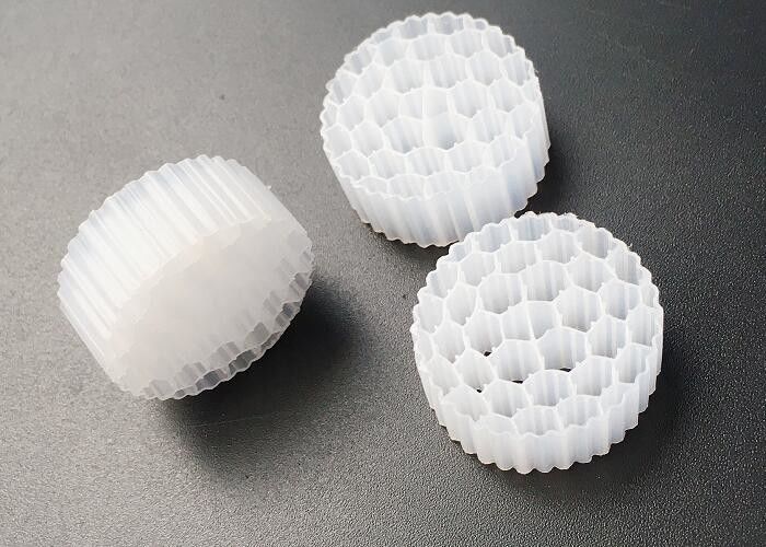 PE38 Mbbr Filter 25*4mm Hdpe Safty Moving Bed Filter Media Luas permukaan besar