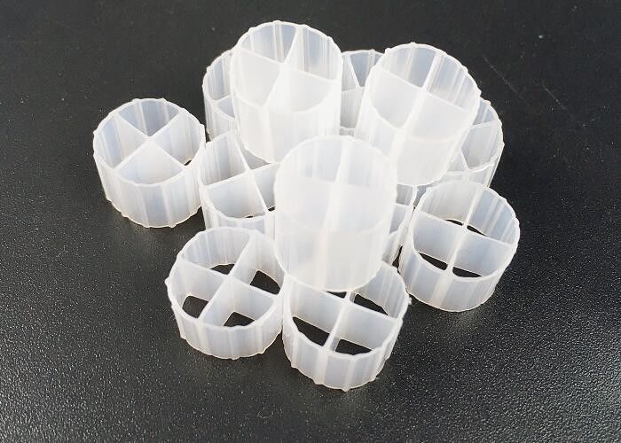 Lingkungan Ramah Warna Putih HDPE K1 Media Filter Dengan Bahan HDPE Untuk Limbah