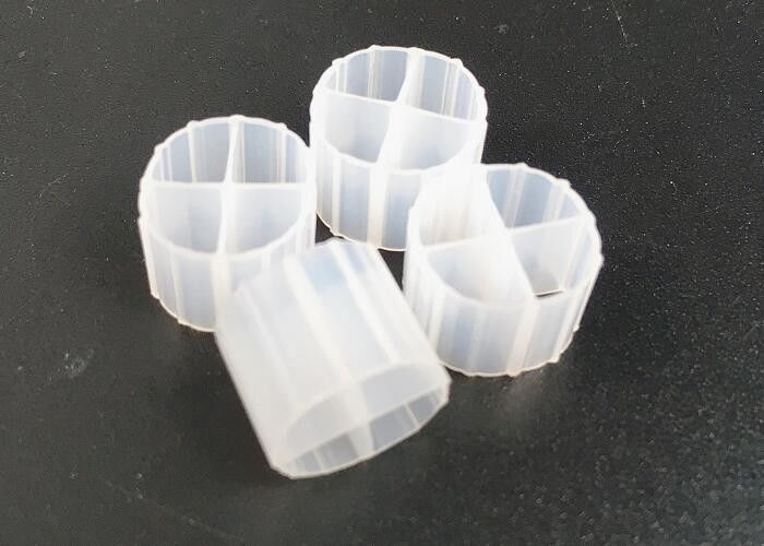 Pengolahan Air Kolam Ikan MBBR Carrier Bio Filter Media Dalam Warna Putih