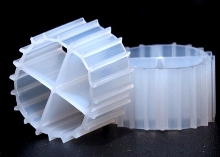 Warna Putih MBBR Media Biofilm Carrier Dengan Super Decarburization Dan Virgin HDPE Material