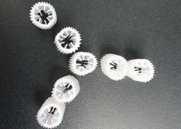 MBBR Bio Media Berukuran Berat 5*10mm Virgin HIPS Material Plastik MBBR Filter Media