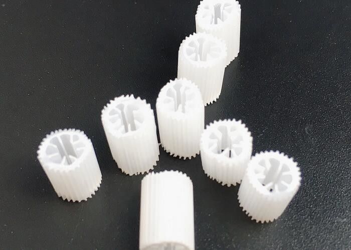 HIPS Densitas Tinggi MBBR Carrier Self-cleaning Fish Pond Floating Filter Media