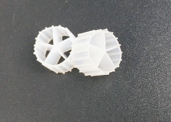 Aktivitas Biologis Tinggi Media Filter Plastik Putih HDPE Untuk Kolam Ikan