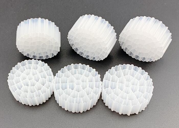 Warna Putih HDPE K1 Filter Media PE37 Untuk Meningkatkan Kualitas Air