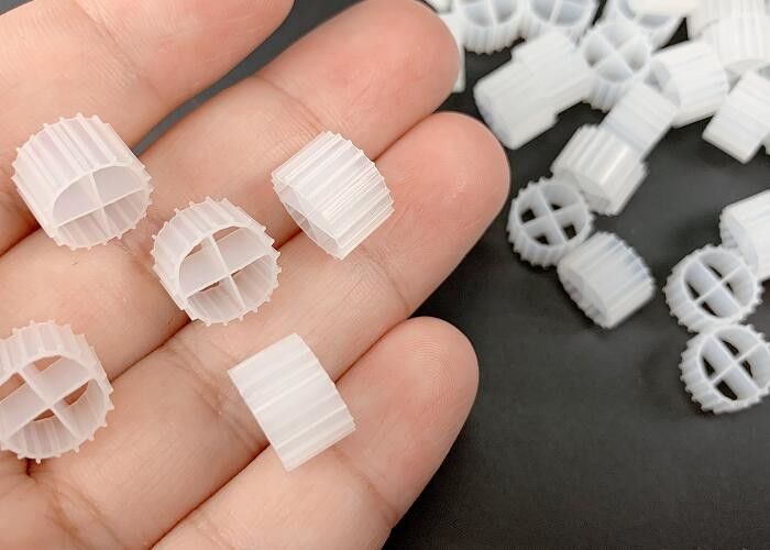 11*7mm MBBR Bio Filter Media K1 Dengan Warna Putih Dan Bahan HDPE Perawan