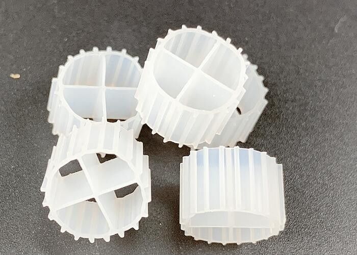 Warna Putih MBBR Media Biofilm Carrier Dengan Super Decarburization Dan Virgin HDPE Material