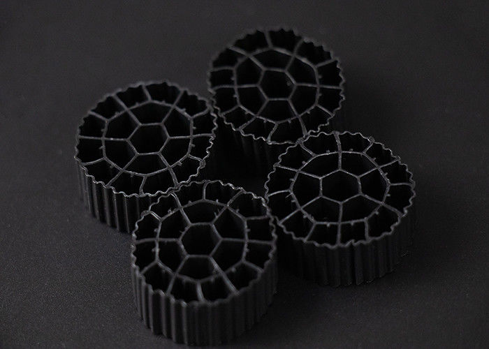25mm X 10mm Ukuran Plastik Filter Media Perawan HDPE Bahan MBBR Bio Balls