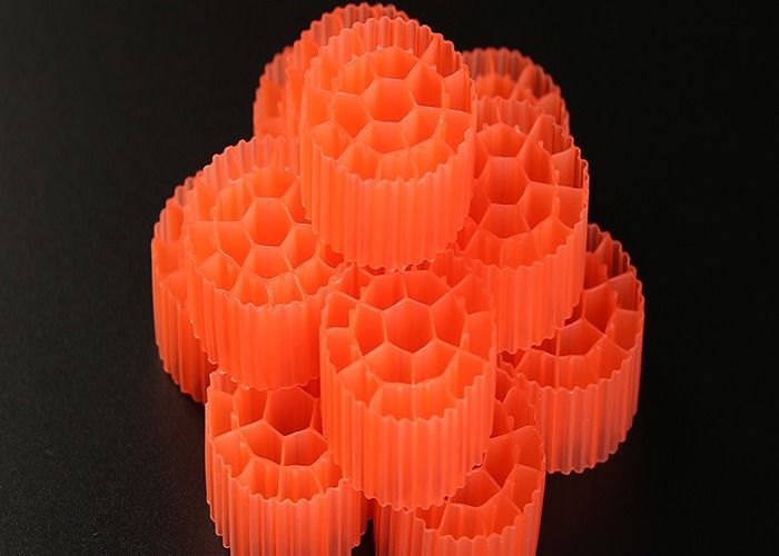 Virgin HDPE Material Plastic Filter Media Dengan 19 Lubang Dan Warna Putih Untuk RAS