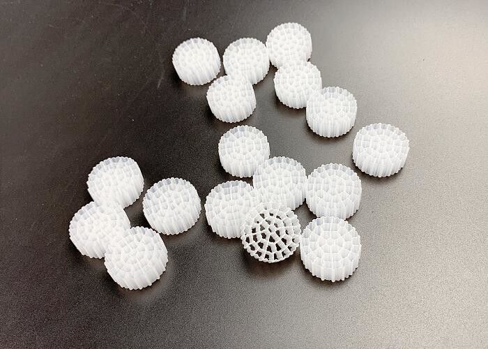 Plastic Bio Media Extrusion Pipe Biotube MBBR Kaldnes Filter Media Warna Apa pun