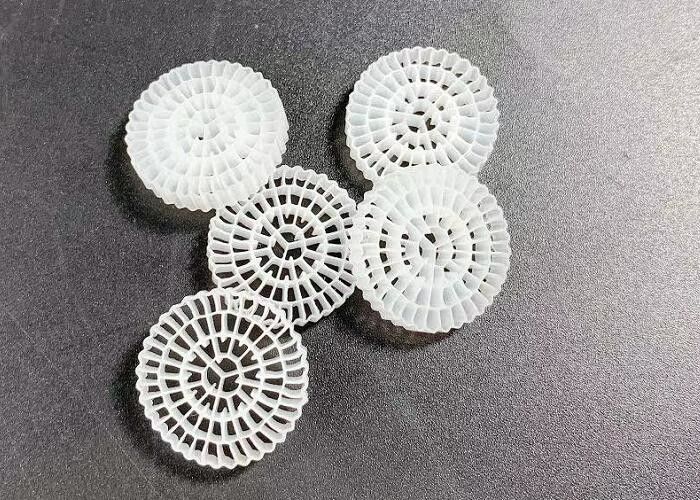 75 Kamar Biocell MBBR Filter Media Super Dekarburisasi Untuk Akuakultur RAS