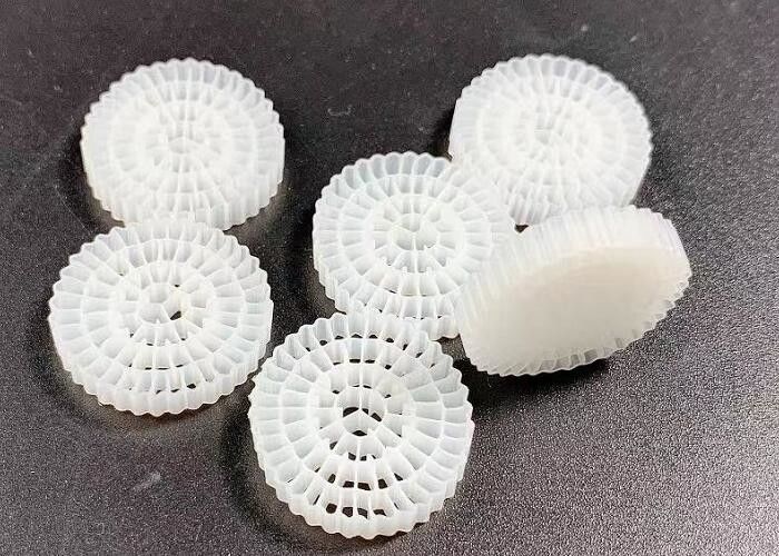 HDPE Mbbr Carrier Biofilter Untuk Peternakan Ikan Tantung Tempat Tidur 25x4MM