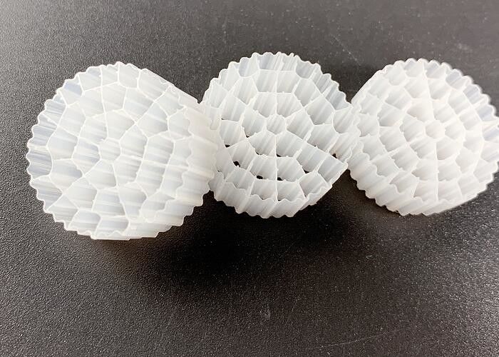 Tempat Tidur Bergerak Biofilm Reaktor Mengambang Sumur Kaldnes Filter Media 37 Ruang 800m2/M3